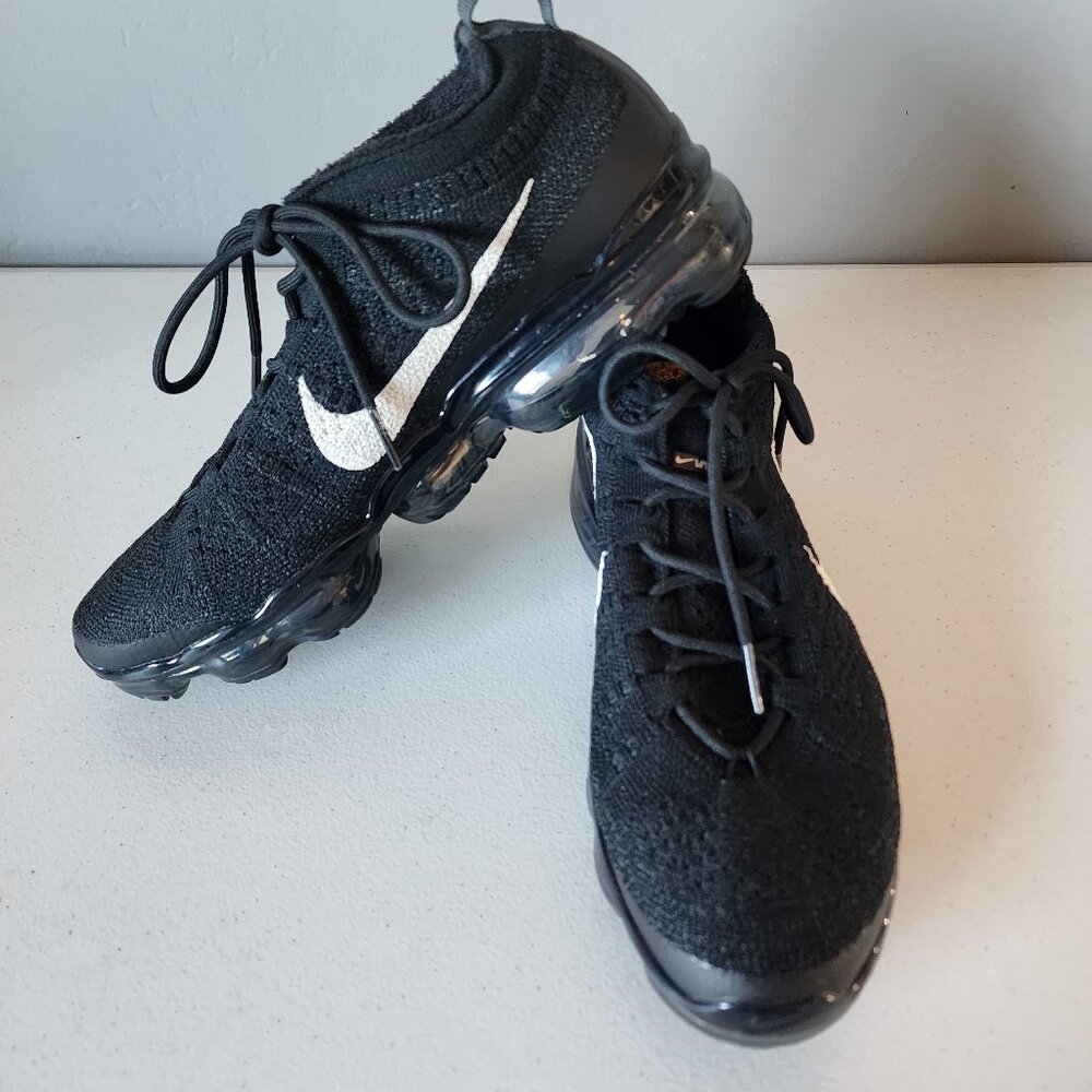 Nike Vapormax Sneaker "EUC" - Picture 9 of 16